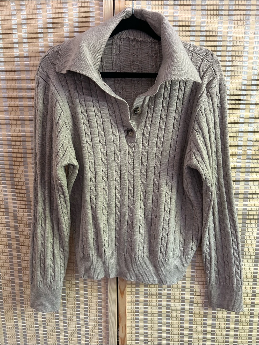 NWOT SIZE M HALARA Women’s Cable-Knit Collared Sweater
